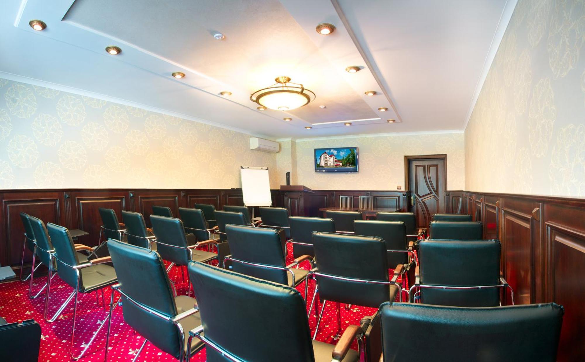 Sherwood Hotel Dolgomostiska Εξωτερικό φωτογραφία