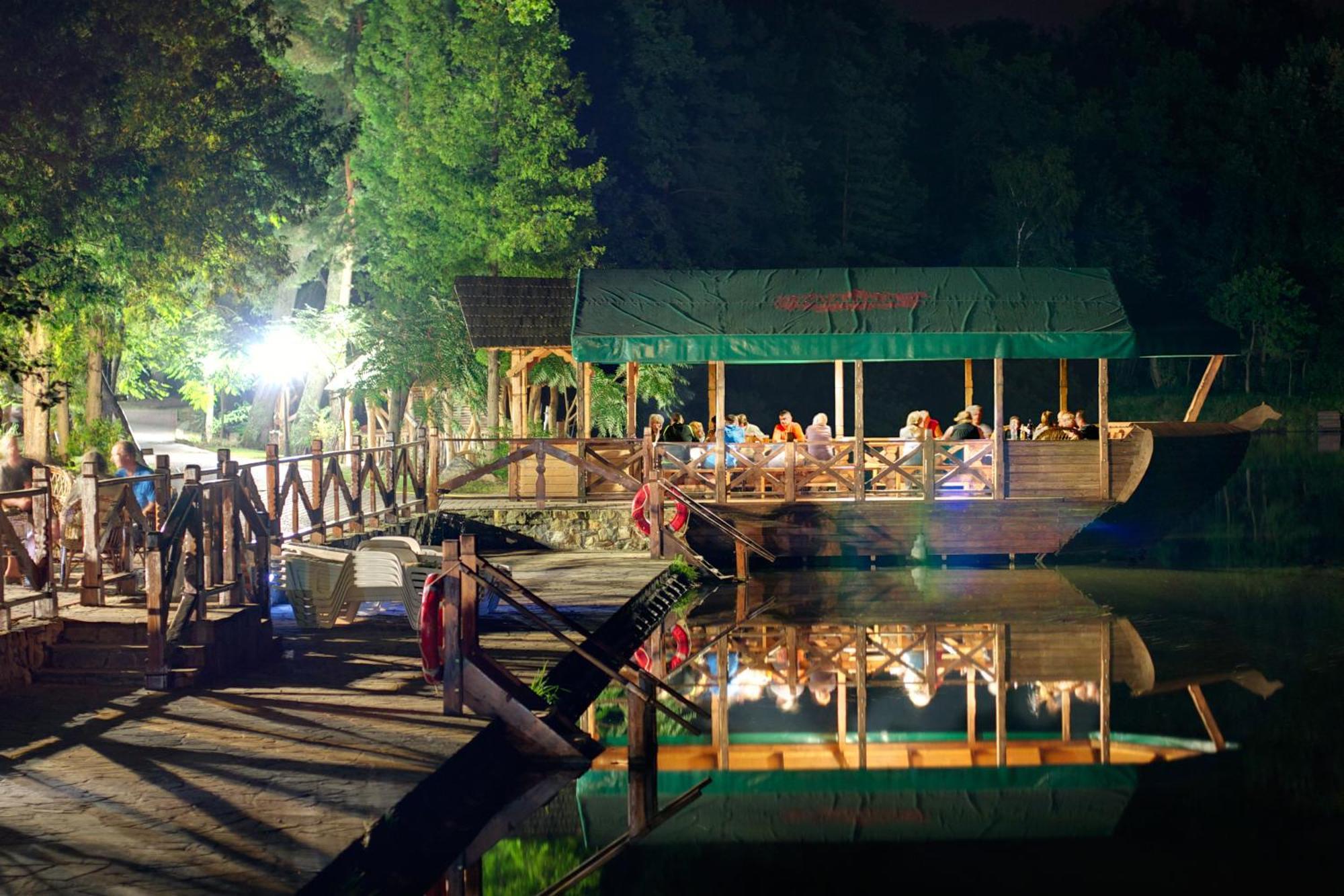 Sherwood Hotel Dolgomostiska Εξωτερικό φωτογραφία