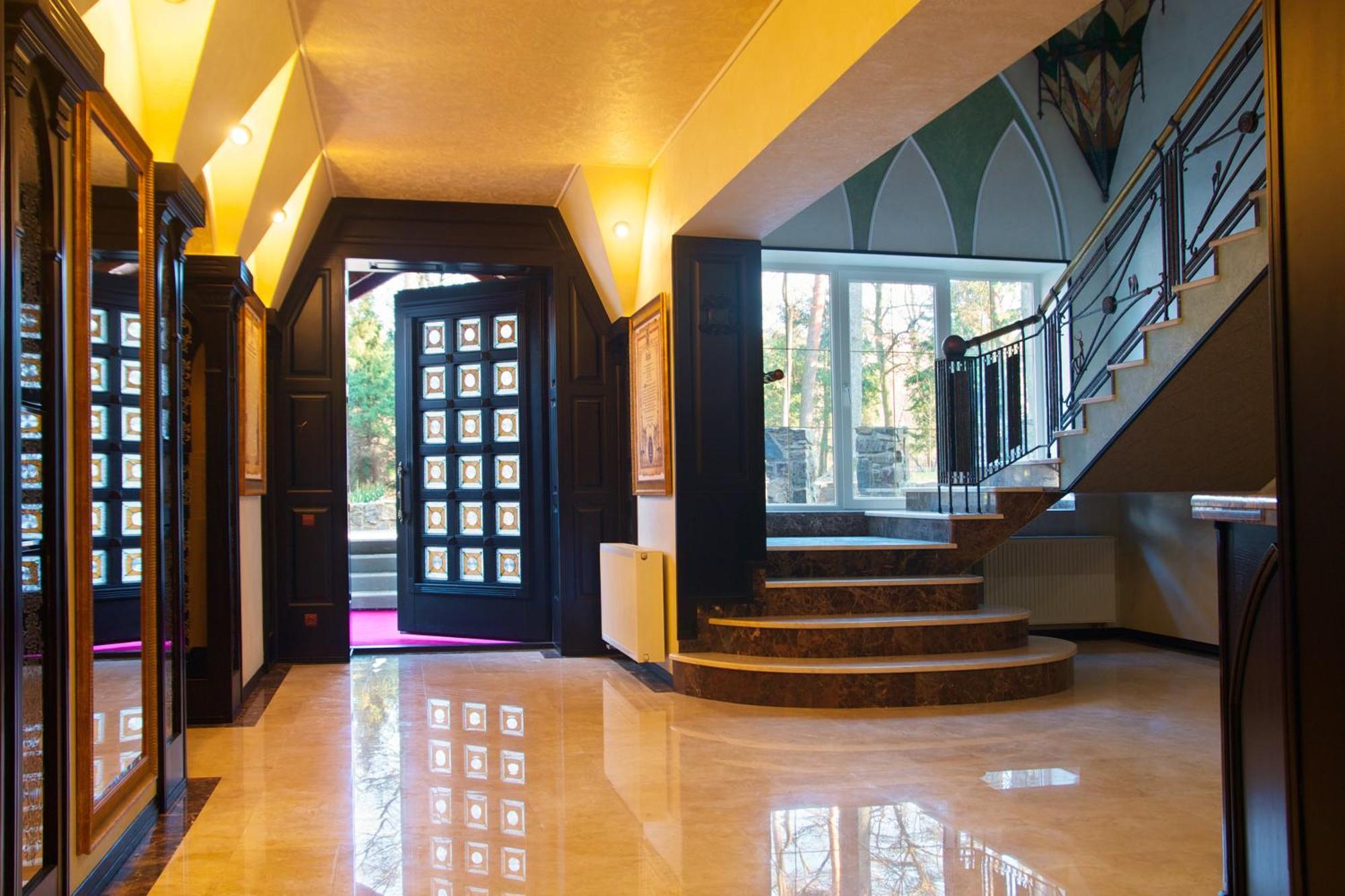 Sherwood Hotel Dolgomostiska Εξωτερικό φωτογραφία