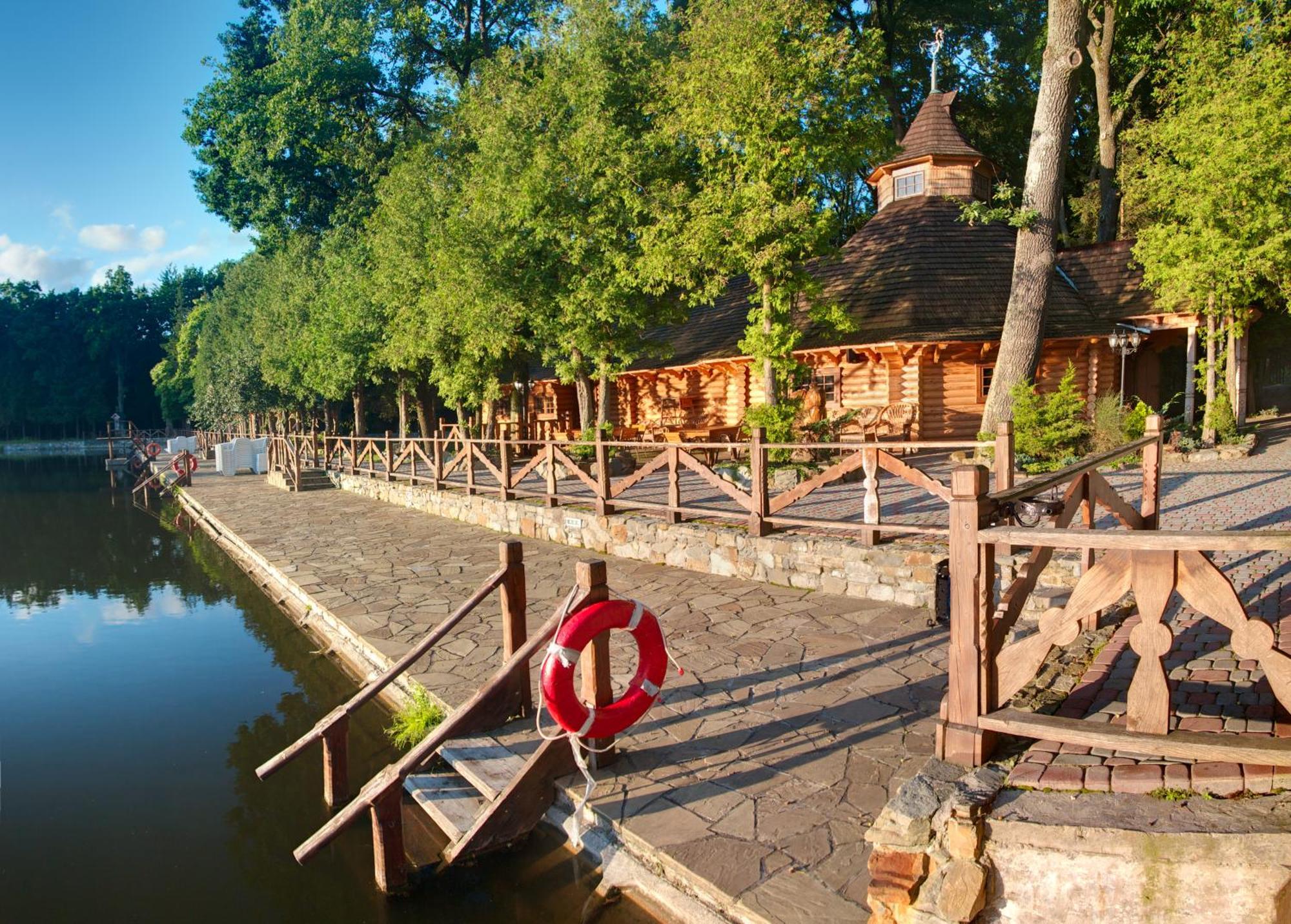 Sherwood Hotel Dolgomostiska Εξωτερικό φωτογραφία