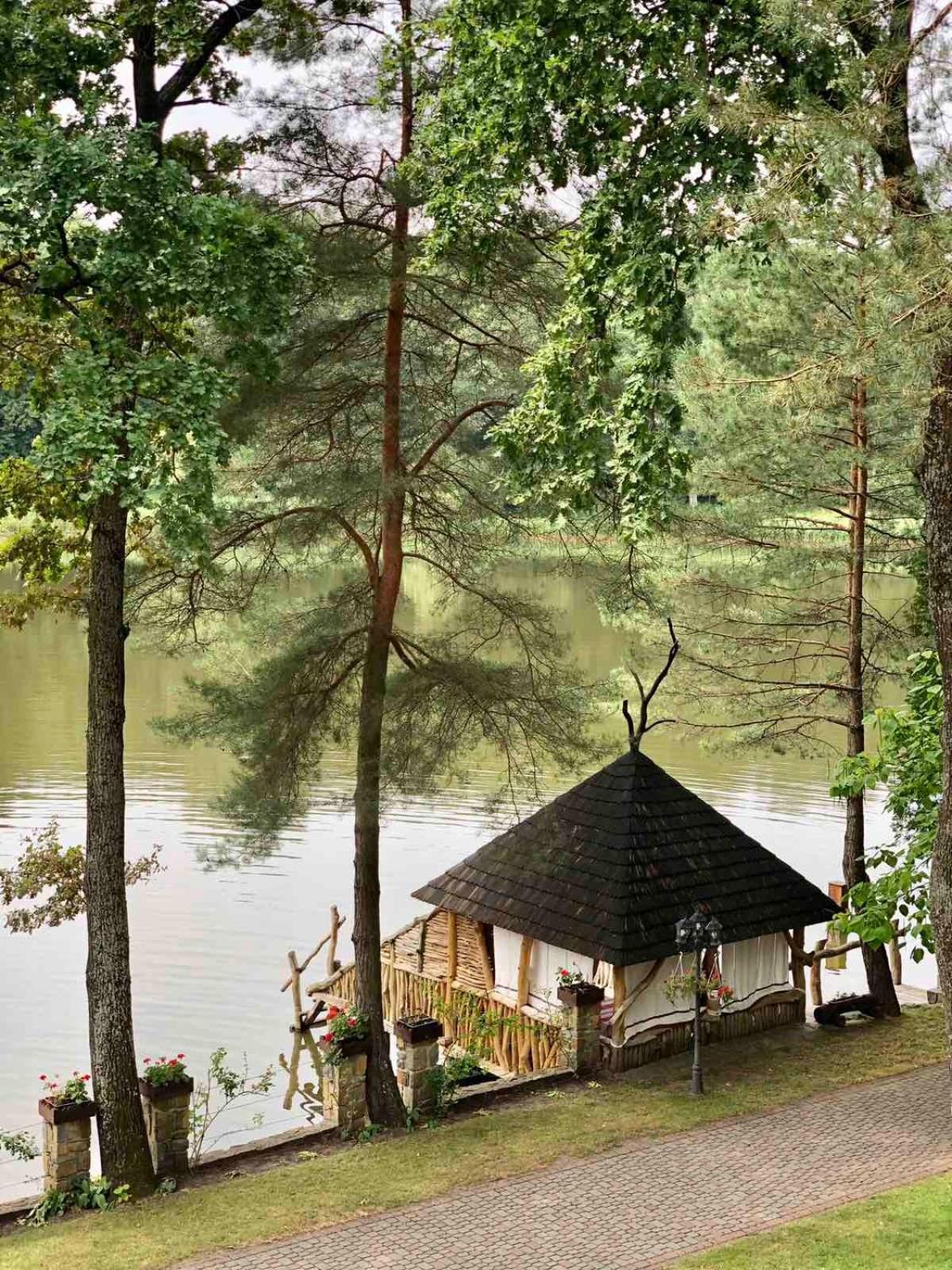 Sherwood Hotel Dolgomostiska Εξωτερικό φωτογραφία