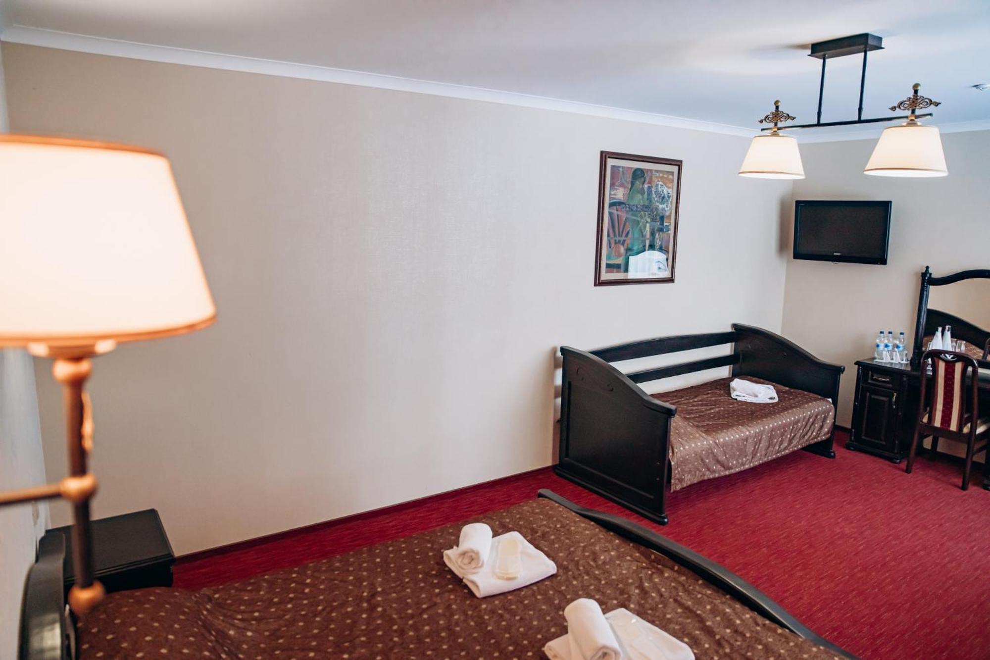 Sherwood Hotel Dolgomostiska Εξωτερικό φωτογραφία